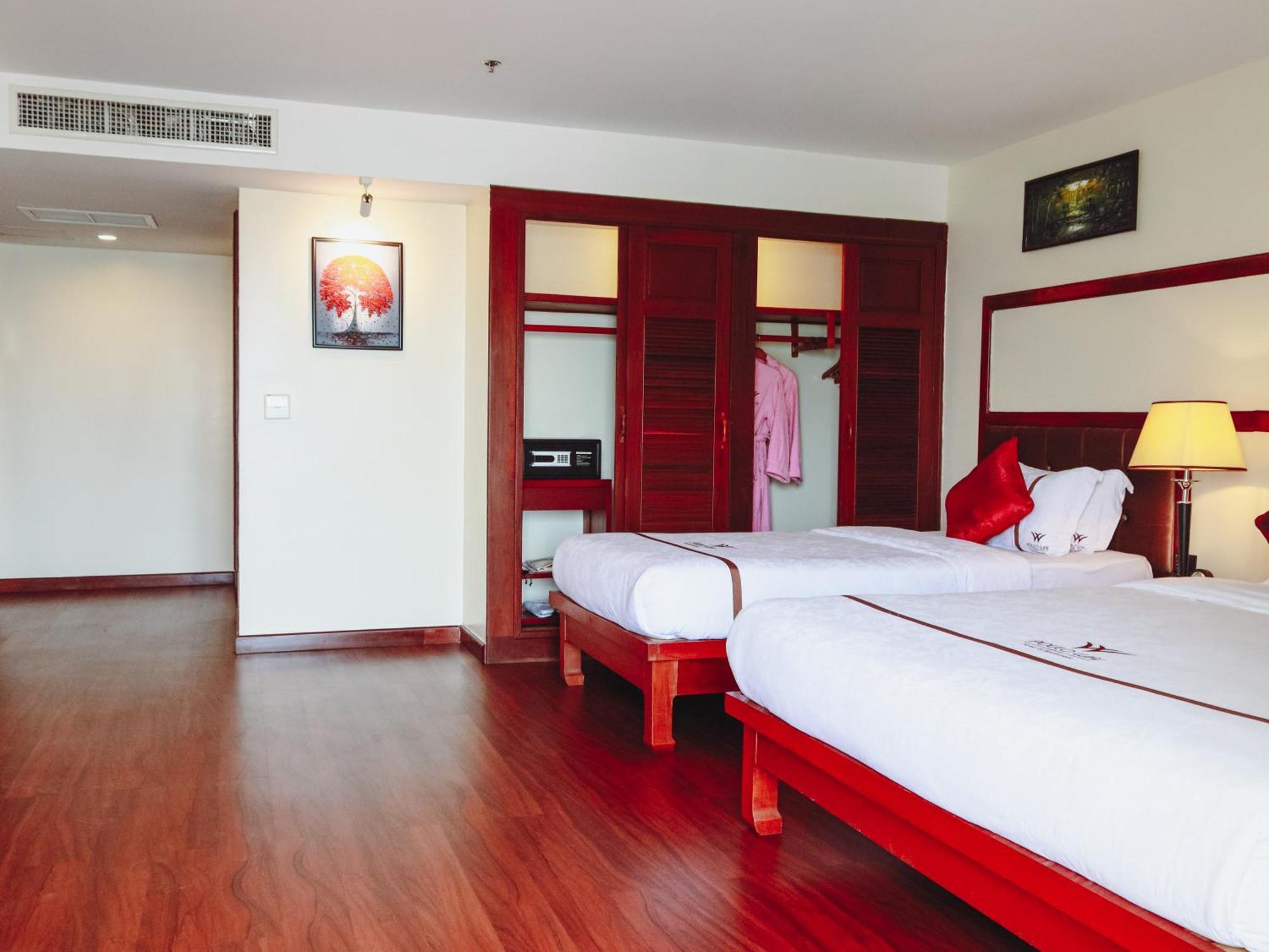 Hotel Poulo Wai & 4*