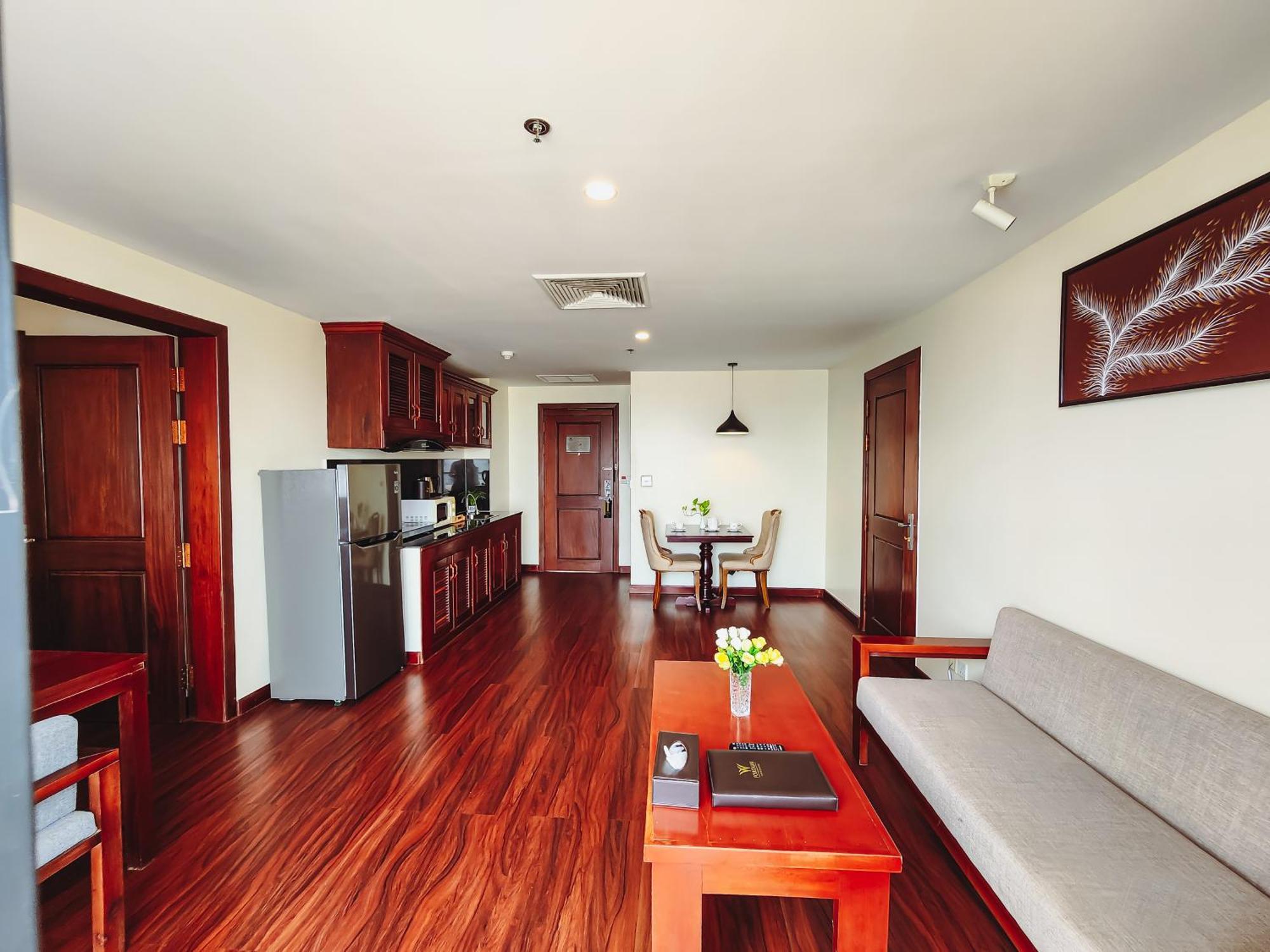 Poulo Wai & 4* Phnom-Penh