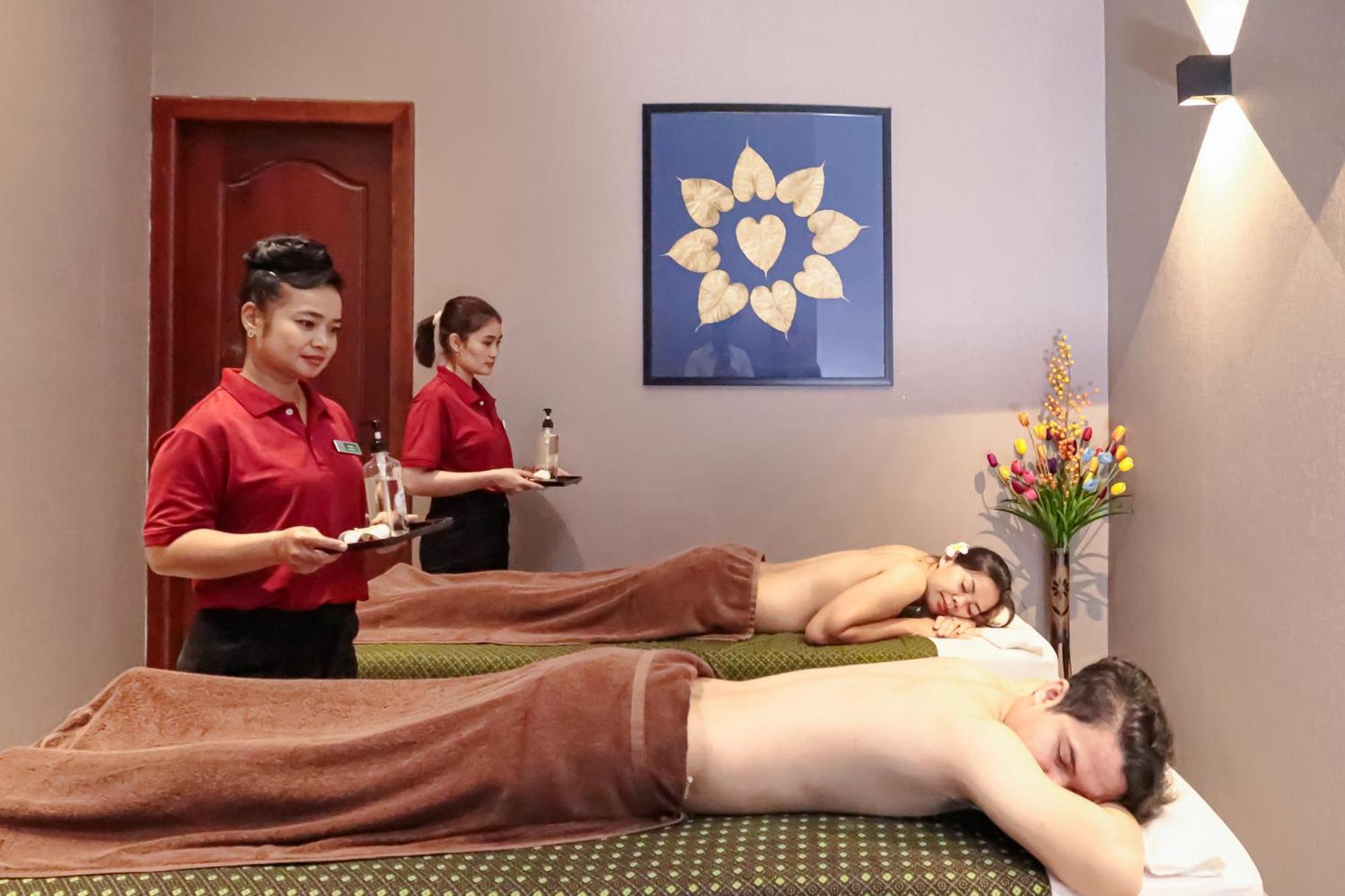 Poulo Wai & 4* Phnom-Penh